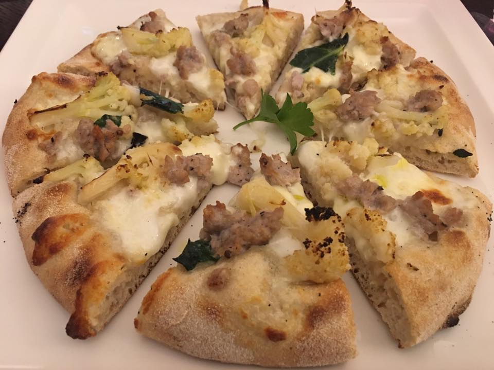 Novecento_pizza gourmet con broccolo di torbole